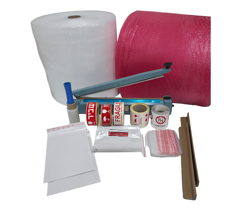 מעטפות PACKING LIST, שקיות פס סגור, מעטפות מרופדות, מדבקות עם סימנים בינלאומיים, פינות קרטון במגוון גדלים, גליל פצפצים, שקיות מניילון בועות / אנטי סטטי ומלחמים במגוון גדלים.
